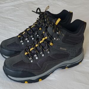 Skechers Men's 9, Realxed Fit, Pacifico, Waterproof Hiking Boots, Work, Grey